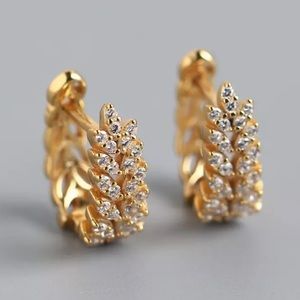 18K gold plated leaf small earrings